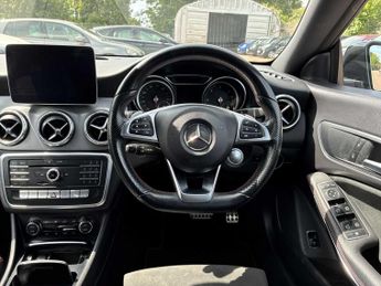 MERCEDES-BENZ CLA Cla 220D Amg Line 4Dr Tip Auto