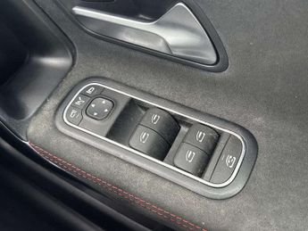 MERCEDES-BENZ CLA Cla 200 Amg Line Executive 4Dr Tip Auto