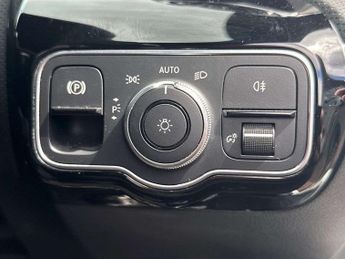 MERCEDES-BENZ CLA Cla 200 Amg Line Executive 4Dr Tip Auto
