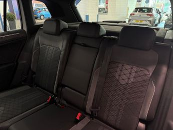 VOLKSWAGEN TIGUAN 1.5 Tsi R-Line Suv 5Dr Petrol Dsg Euro 6 (S/S) (150 Ps)
