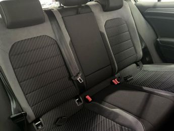 VOLKSWAGEN GOLF 2.0 Tdi R-Line Edition Hatchback 5Dr Diesel Dsg Euro 6 (S/S) (15