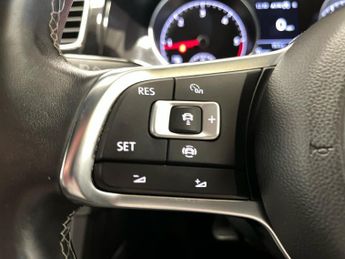 VOLKSWAGEN GOLF 2.0 Tdi R-Line Edition Hatchback 5Dr Diesel Dsg Euro 6 (S/S) (15
