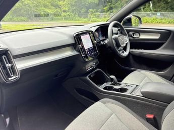 VOLVO XC40 2.0 B3P Core 5Dr Auto