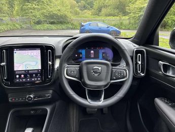 VOLVO XC40 2.0 B3P Core 5Dr Auto