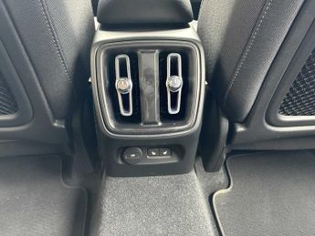 VOLVO XC40 2.0 B3P Core 5Dr Auto