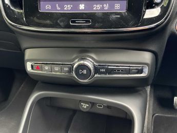 VOLVO XC40 2.0 B3P Core 5Dr Auto