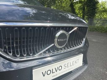 VOLVO XC40 2.0 B3P Core 5Dr Auto