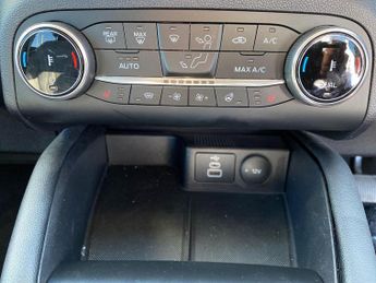 FORD KUGA 2.5 Fhev Vignale 5Dr Cvt