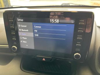 TOYOTA YARIS 1.5 Vvt-H Design Hatchback 5Dr Petrol Hybrid E-Cvt Euro 6 (S/S) 