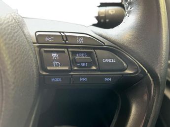 TOYOTA YARIS 1.5 Vvt-H Dynamic Hatchback 5Dr Petrol Hybrid E-Cvt Euro 6 (S/S)