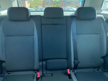 VOLKSWAGEN TIGUAN 2.0 Tdi Se Navigation Suv 5Dr Diesel Dsg Euro 6 (S/S) (150 Ps)