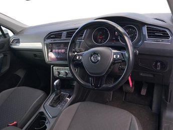 VOLKSWAGEN TIGUAN 2.0 Tdi Se Navigation Suv 5Dr Diesel Dsg Euro 6 (S/S) (150 Ps)