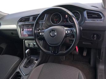 VOLKSWAGEN TIGUAN 2.0 Tdi Se Navigation Suv 5Dr Diesel Dsg Euro 6 (S/S) (150 Ps)