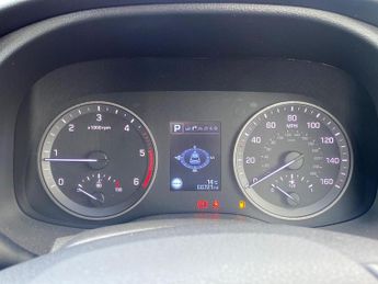 HYUNDAI TUCSON 2.0 Crdi Se Nav Suv 5Dr Diesel Auto 4Wd Euro 6 (136 Ps)