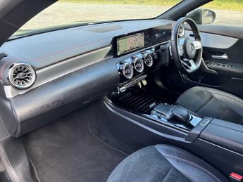 MERCEDES-BENZ CLA Cla 180 Amg Line Premium 4Dr Tip Auto