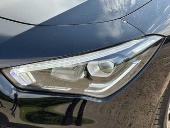 MERCEDES-BENZ CLA Cla 200 Amg Line 4Dr Tip Auto