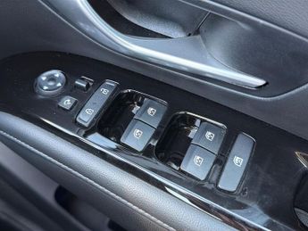 HYUNDAI TUCSON 1.6 H T-Gdi 13.8Kwh Ultimate Suv 5Dr Petrol Plug-In Hybrid Auto 