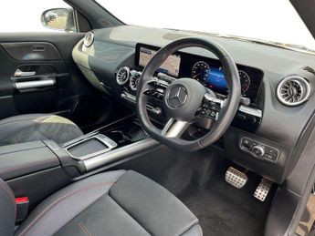 MERCEDES-BENZ GLA Gla 200 Amg Line Executive 5Dr Auto