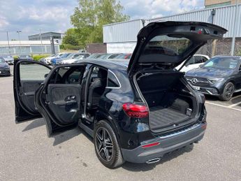 MERCEDES-BENZ GLA Gla 200 Amg Line Executive 5Dr Auto