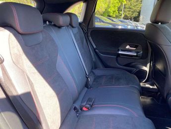 MERCEDES-BENZ B CLASS B200 Amg Line Executive 5Dr Auto