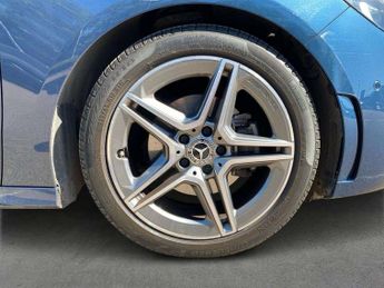 MERCEDES-BENZ B CLASS B200 Amg Line Executive 5Dr Auto