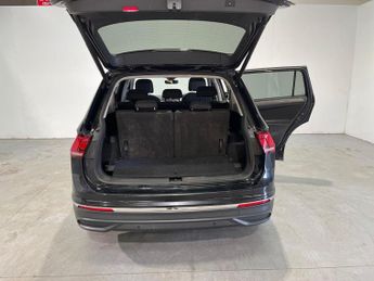 VOLKSWAGEN TIGUAN ALLSPACE 1.5 Tsi Life Suv 5Dr Petrol Dsg Euro 6 (S/S) (150 Ps)