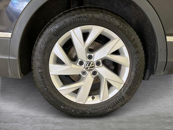 VOLKSWAGEN TIGUAN ALLSPACE 1.5 Tsi Life Suv 5Dr Petrol Dsg Euro 6 (S/S) (150 Ps)