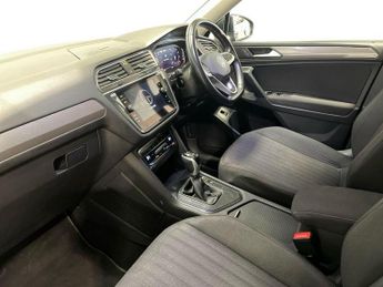 VOLKSWAGEN TIGUAN ALLSPACE 1.5 Tsi Life Suv 5Dr Petrol Dsg Euro 6 (S/S) (150 Ps)
