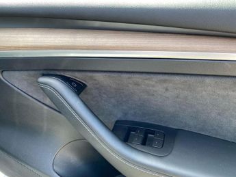 TESLA MODEL 3 Standard Range Plus Saloon 4Dr Electric Auto Rwd (241 Bhp)