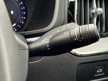 VOLVO XC60 2.0 B4P Plus Dark 5Dr Geartronic