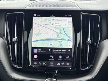 VOLVO XC60 2.0 B4P Plus Dark 5Dr Geartronic