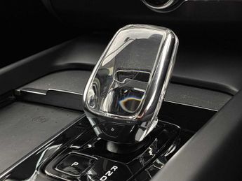 VOLVO XC60 2.0 B4P Plus Dark 5Dr Geartronic