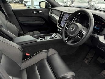 VOLVO XC60 2.0 B4P Plus Dark 5Dr Geartronic