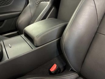 JAGUAR F-TYPE 2.0 P300 R-Dynamic Black 2Dr Auto