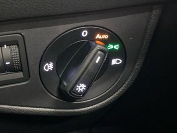 VOLKSWAGEN POLO 1.0 Tsi Life 5Dr Dsg