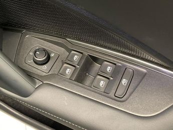 VOLKSWAGEN TIGUAN 1.5 Tsi Ehybrid Match 5Dr Dsg