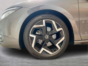 VOLKSWAGEN PASSAT 1.5 Etsi R-Line 5Dr Dsg