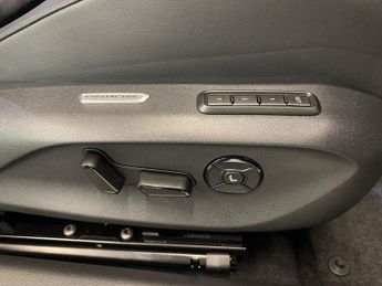 VOLKSWAGEN PASSAT 1.5 Etsi R-Line 5Dr Dsg