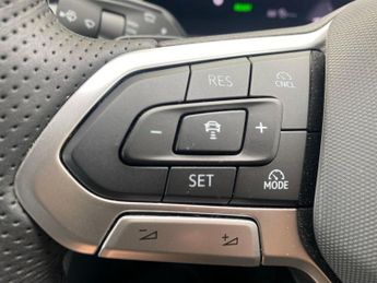 VOLKSWAGEN TIGUAN 1.5 Etsi Mhev R-Line Suv 5Dr Petrol Hybrid Dsg Euro 6 (S/S) (150