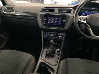 VOLKSWAGEN TIGUAN 1.4 Tsi 13Kwh Elegance Suv 5Dr Petrol Plug-In Hybrid Dsg Euro 6 