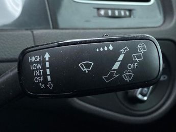 VOLKSWAGEN GOLF 1.6 Tdi Se Nav Hatchback 5Dr Diesel Dsg Euro 6 (S/S) (115 Ps)