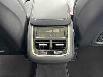 VOLVO XC90 2.0 B5P Plus Dark 5Dr Awd Geartronic