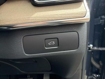 VOLVO XC90 2.0 B5P Plus Dark 5Dr Awd Geartronic