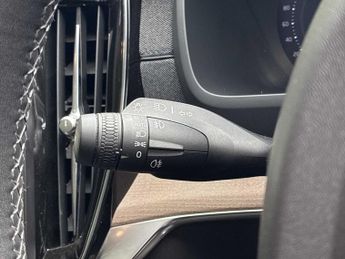 VOLVO XC90 2.0 B5P Plus Dark 5Dr Awd Geartronic