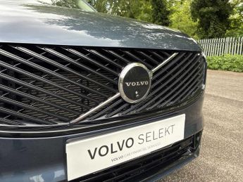 VOLVO XC90 2.0 B5P Plus Dark 5Dr Awd Geartronic