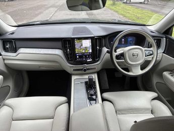 VOLVO XC60 2.0 B5P Plus Dark 5Dr Awd Geartronic