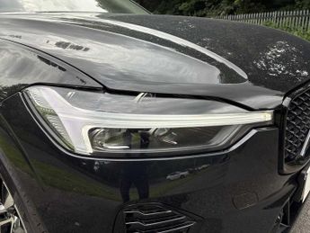 VOLVO XC60 2.0 B5P Plus Dark 5Dr Awd Geartronic