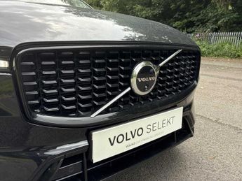 VOLVO XC60 2.0 B5P Plus Dark 5Dr Awd Geartronic
