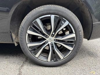 VOLVO XC60 2.0 B5P Plus Dark 5Dr Awd Geartronic