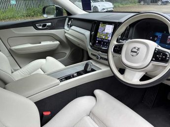 VOLVO XC60 2.0 B5P Plus Dark 5Dr Awd Geartronic